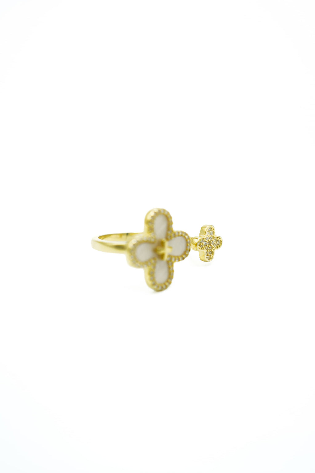 The Trèfle Pavè Accent Ring-Iridescent