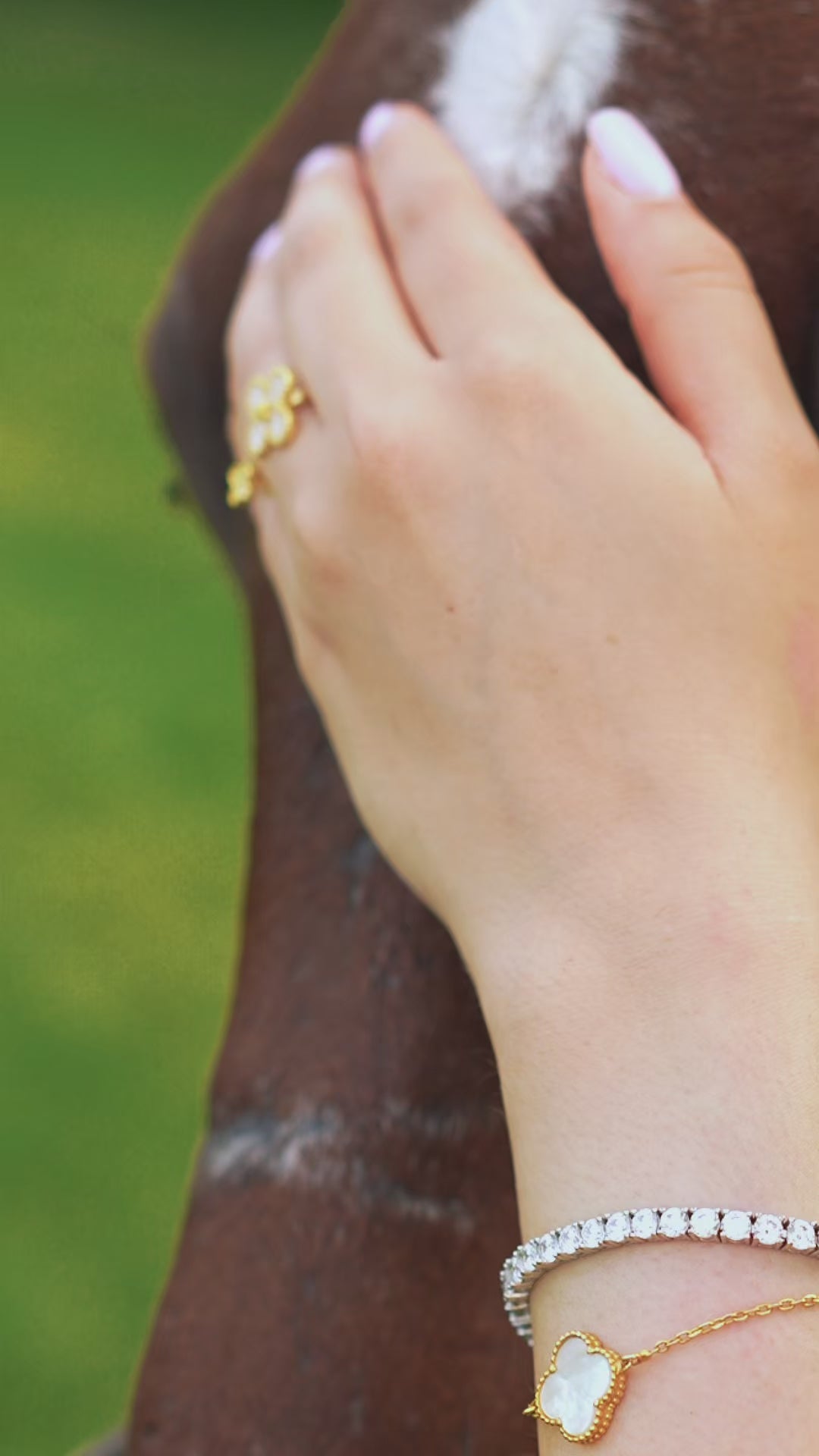 The Trèfle Pavè Accent Ring-Iridescent